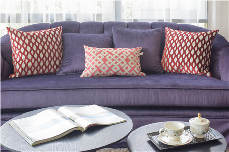 紫色沙发配什么颜色沙发垫好看