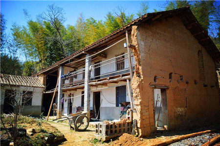 农村翻建房屋需满足哪些条件？